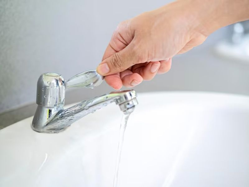 Dấu hiệu nhận biết vòi nước lavabo bị rỉ nước