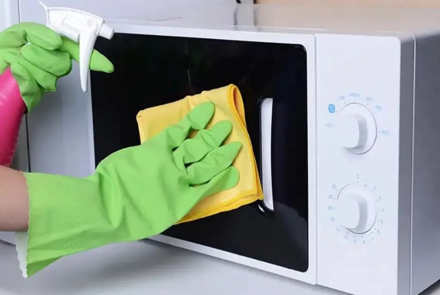 Top 5 cách vệ sinh lò vi sóng sạch bóng, đơn giản tại nhà