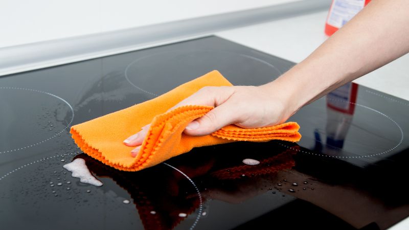 Những lưu ý để giữ mặt bếp từ sạch đẹp