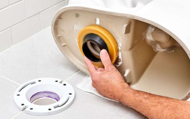 Lệch tâm bồn cầu là gì?